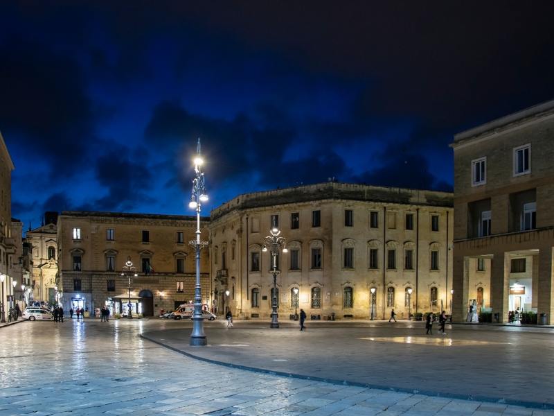 quii lecce: compra, risparmia, lavora!